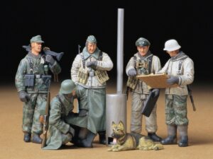35212 German Soldiers al Field Briefing