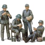 35129 German Soldiers At Rest Kit